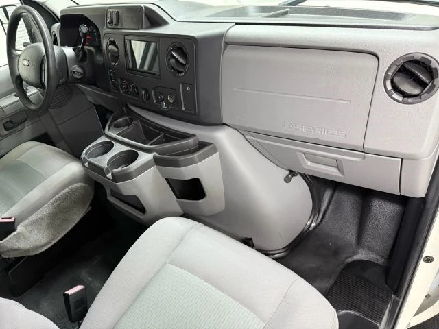 2014 Ford Econoline Van - Image 11 of 12