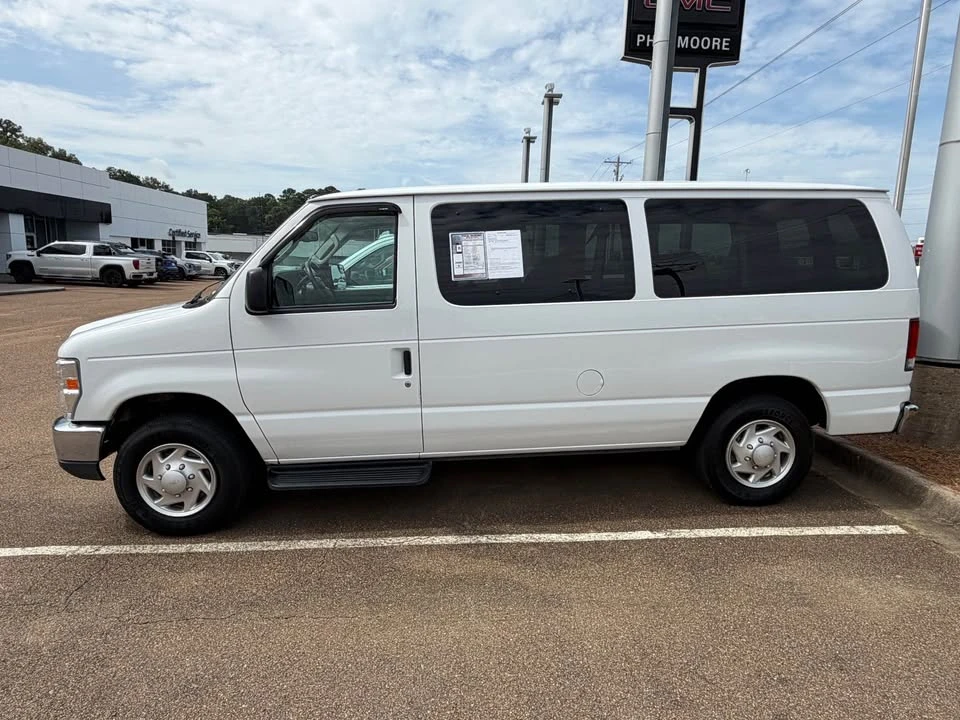 2014 Ford Econoline Van - Image 3 of 8