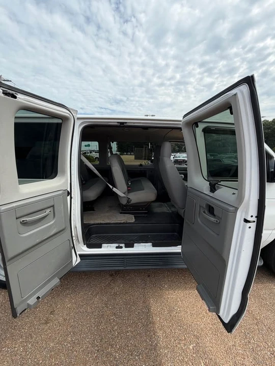 2014 Ford Econoline Van - Image 7 of 8