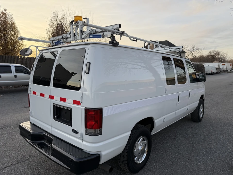 2014 Ford Econoline Van - Image 12 of 31