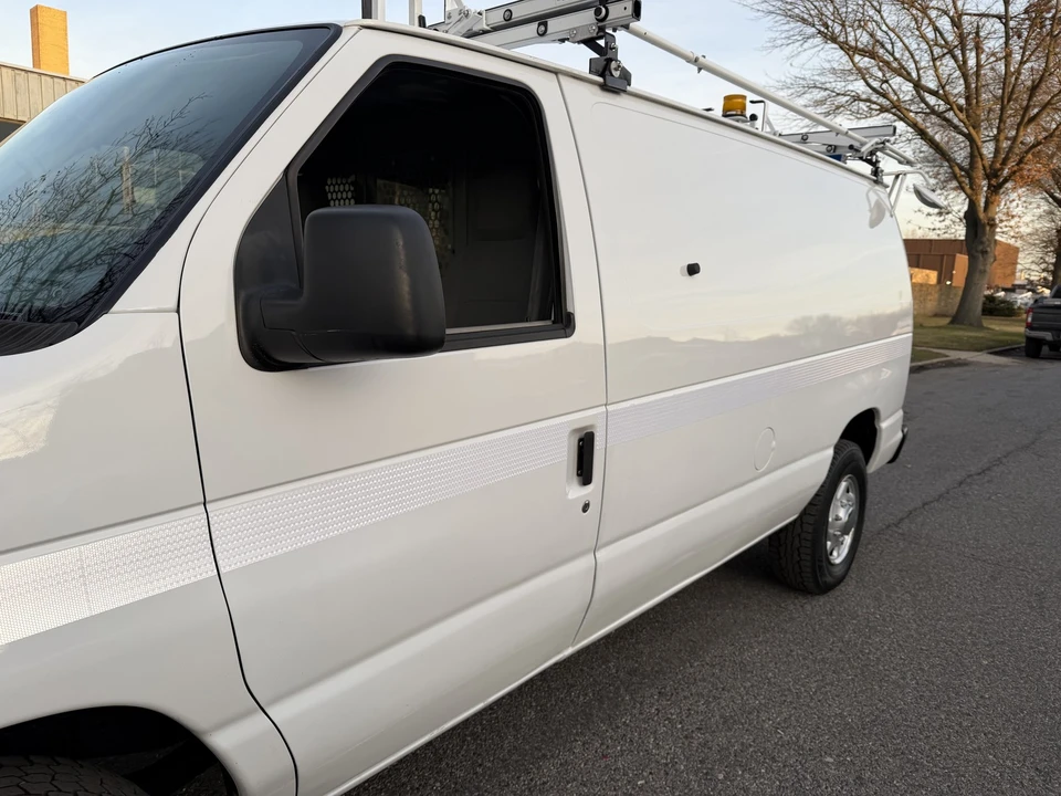 2014 Ford Econoline Van - Image 4 of 31