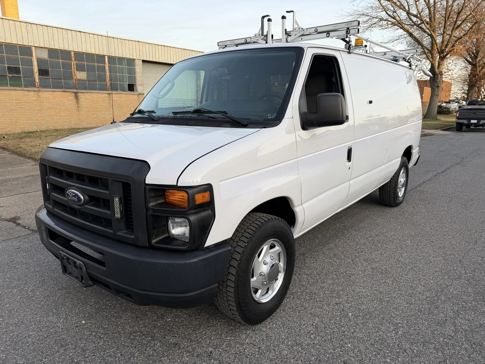 2014 Ford Econoline Van - Image 2 of 31