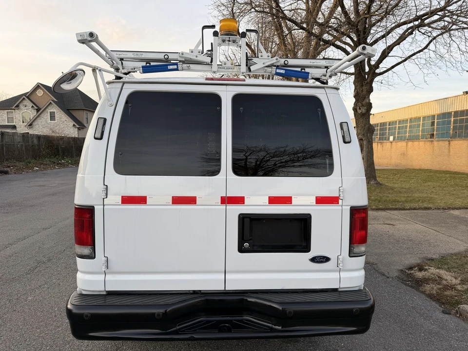 2014 Ford Econoline Van - Image 11 of 31