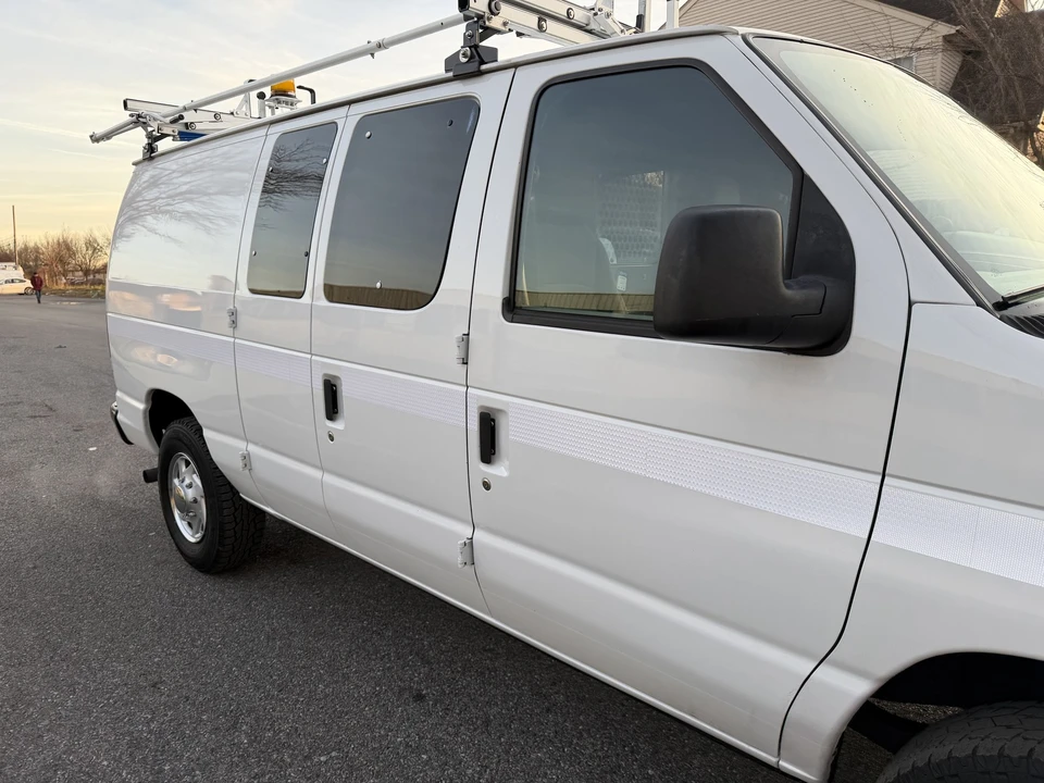 2014 Ford Econoline Van - Image 8 of 31