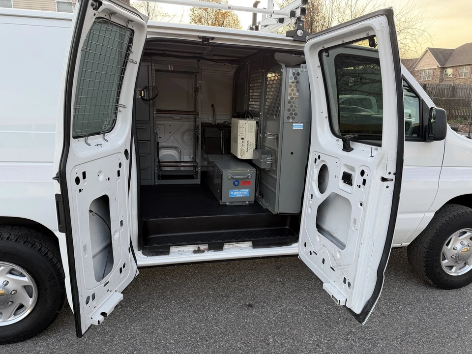 2014 Ford Econoline Van - Image 30 of 31