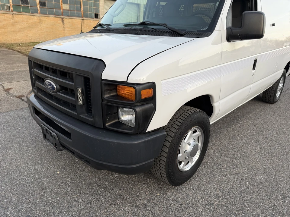 2014 Ford Econoline Van - Image 3 of 31