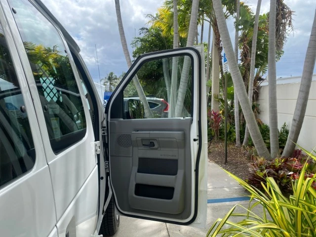 2014 Ford Econoline Van - Image 12 of 21
