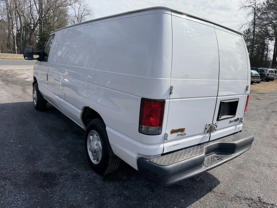2014 Ford Econoline Van - Image 16 of 21
