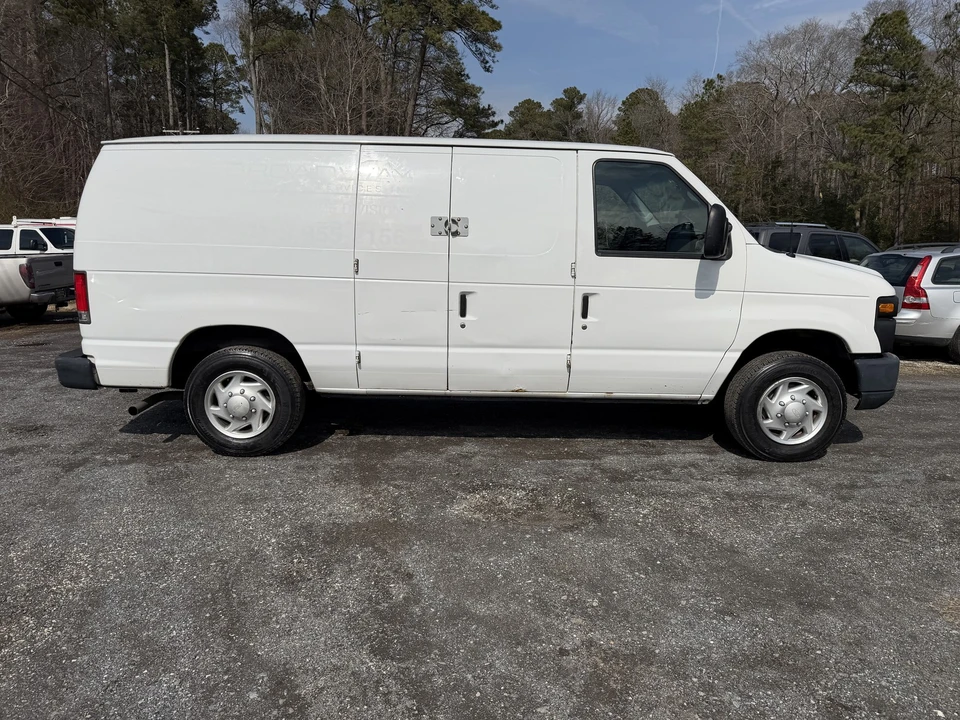 2014 Ford Econoline Van - Image 19 of 21