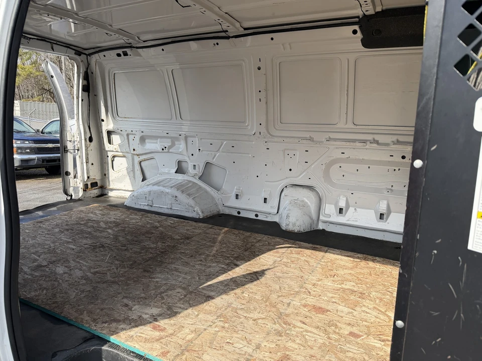 2014 Ford Econoline Van - Image 4 of 21
