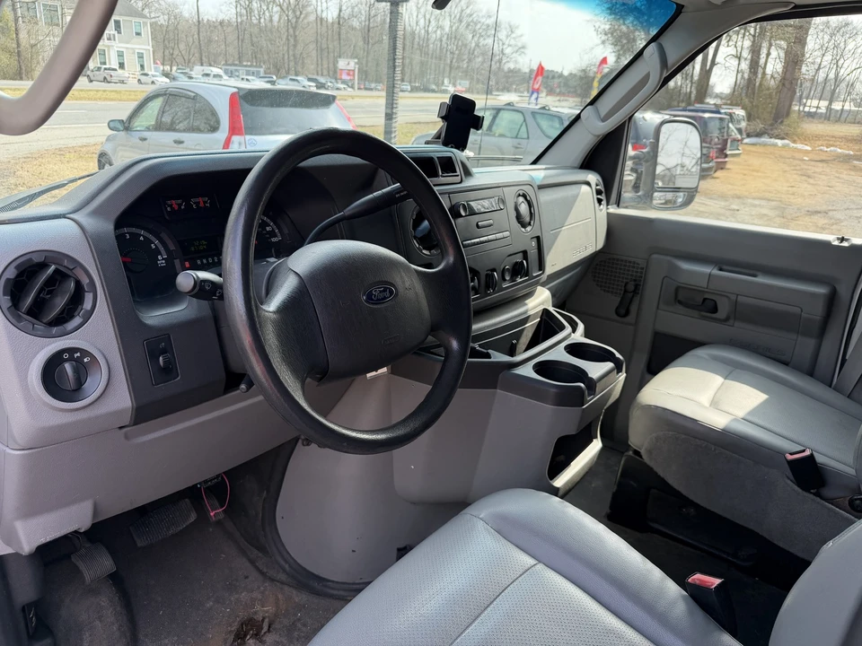 2014 Ford Econoline Van - Image 10 of 21