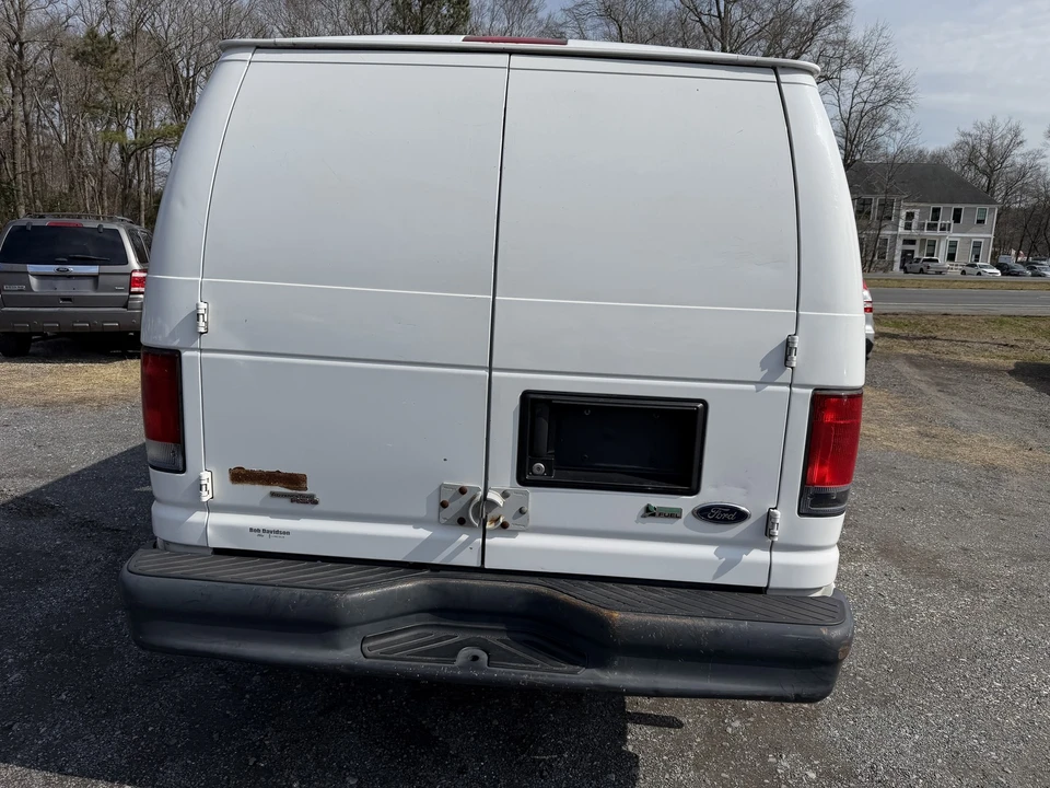 2014 Ford Econoline Van - Image 17 of 21