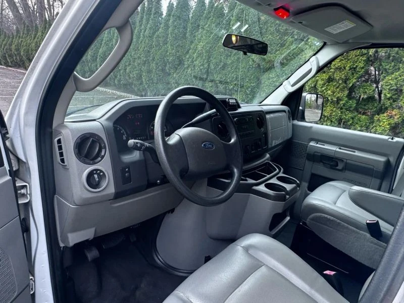2014 Ford Econoline Van - Image 10 of 12