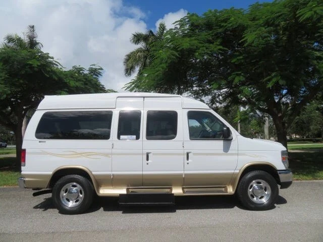 2014 Ford Econoline Van - Image 8 of 12