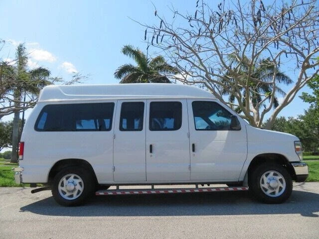 2014 Ford Econoline Van - Image 9 of 12