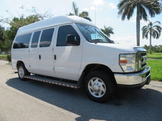 2014 Ford Econoline Van - Image 11 of 12