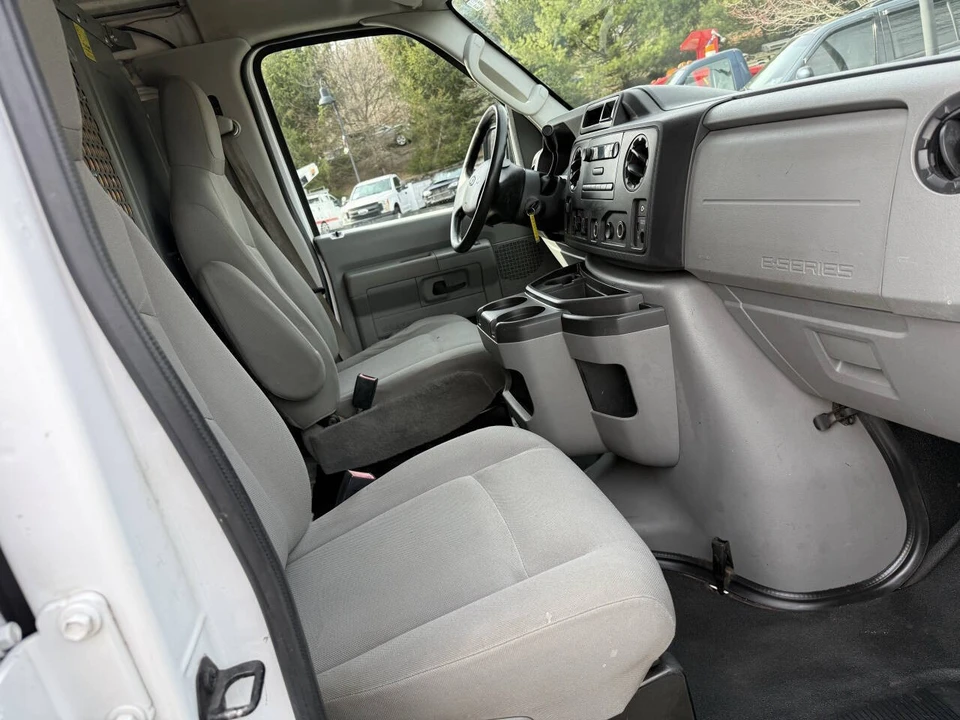 2014 Ford Econoline Van - Image 12 of 17