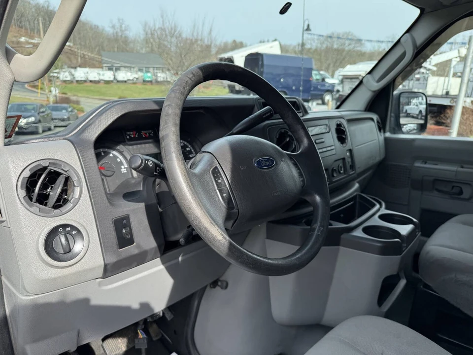 2014 Ford Econoline Van - Image 15 of 17