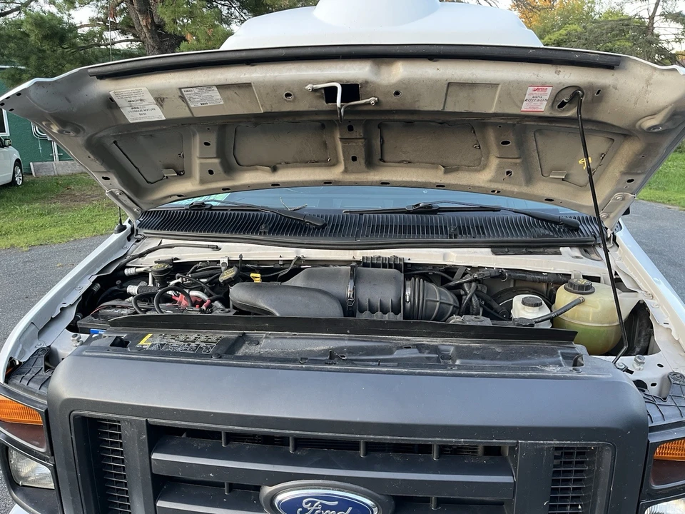 2014 Ford Econoline Van - Image 5 of 9