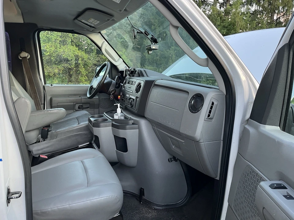 2014 Ford Econoline Van - Image 7 of 9