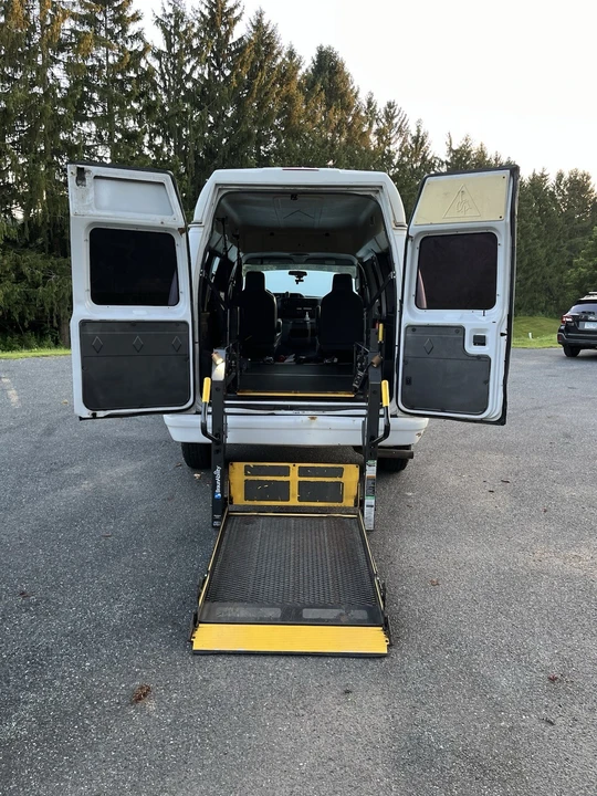 2014 Ford Econoline Van - Image 3 of 9