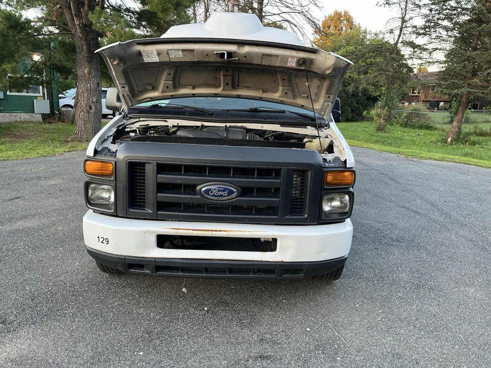2014 Ford Econoline Van - Image 4 of 9