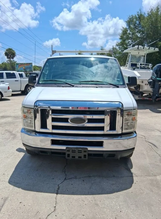 2014 Ford Econoline Van - Image 2 of 10
