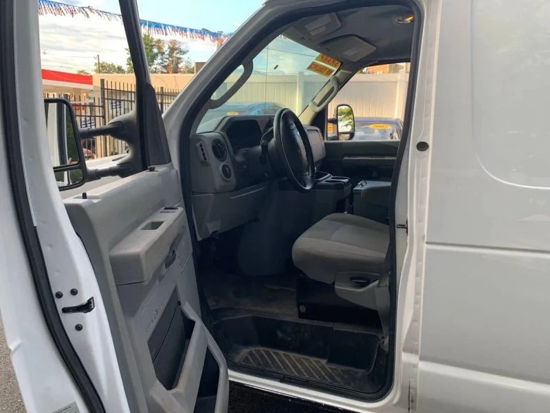 2014 Ford Econoline Van - Image 8 of 12