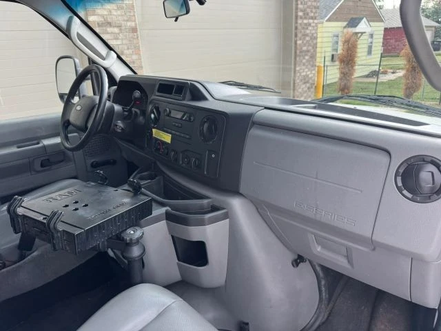 2014 Ford Econoline Van - Image 28 of 31