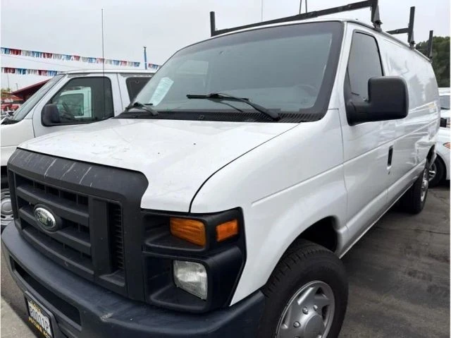 2014 Ford Econoline Van - Image 2 of 2