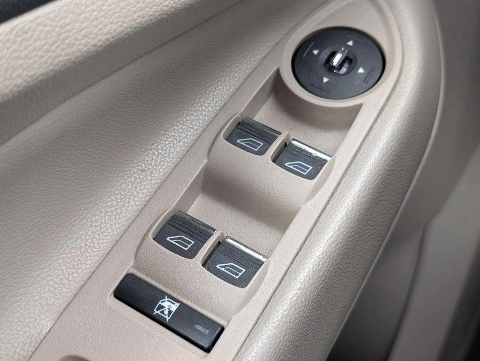 2014 Ford Escape - Image 11 of 25