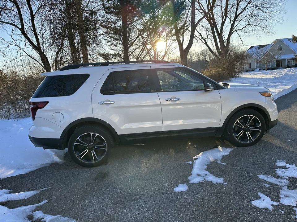 2014 Ford Explorer 5th Gen - Image 5 of 21