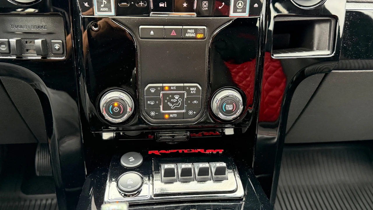 2014 Ford F-150 Raptor 12th Gen - Image 20 of 31