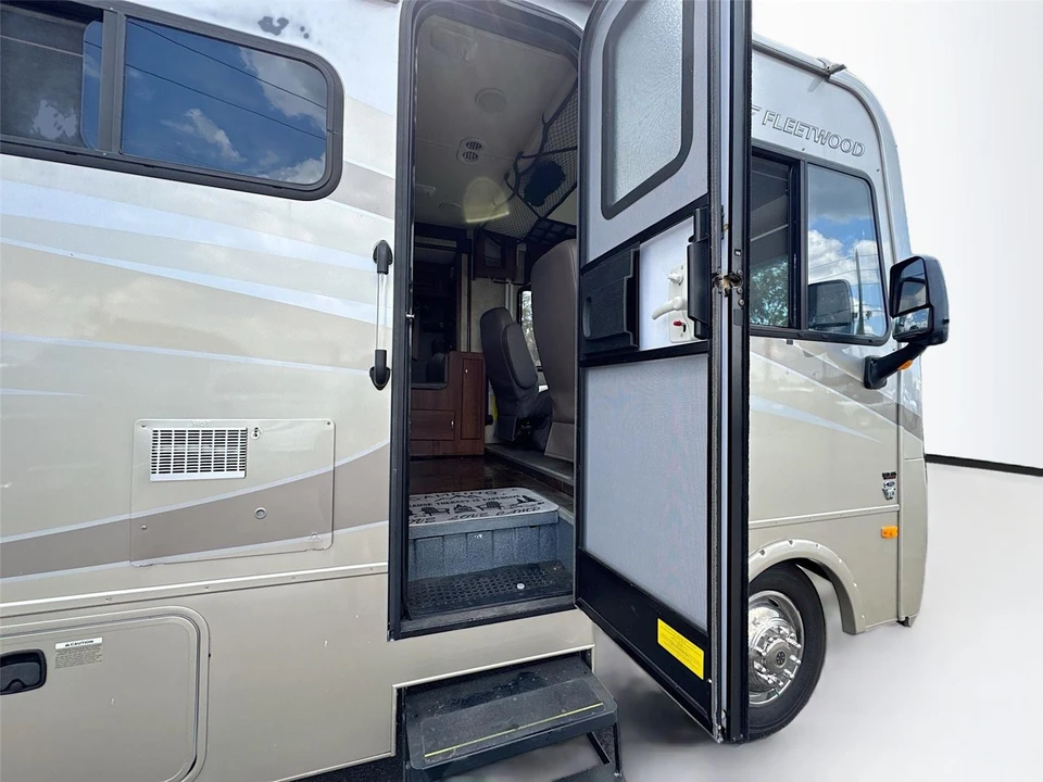 2014 Ford F-Series - Image 3 of 31
