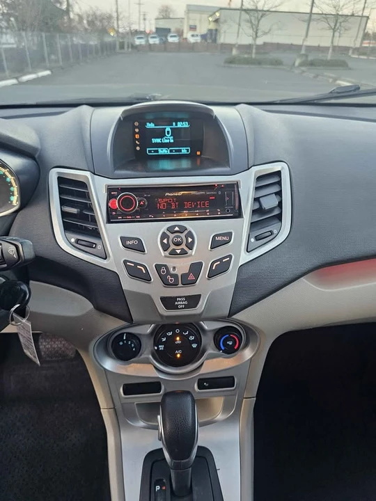 2014 Ford Fiesta - Image 16 of 18