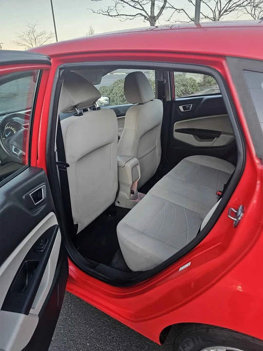 2014 Ford Fiesta - Image 11 of 18