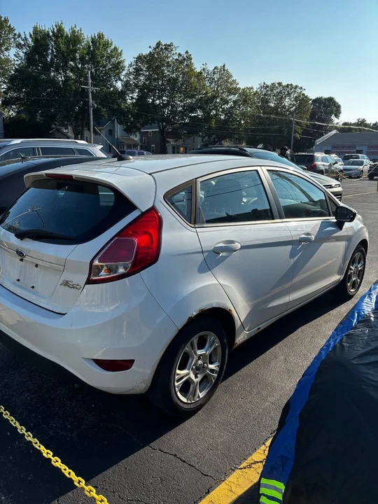 2014 Ford Fiesta - Image 2 of 12