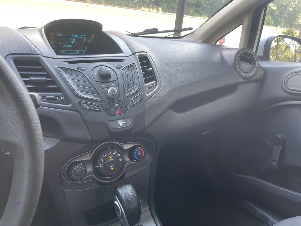2014 Ford Fiesta - Image 9 of 11
