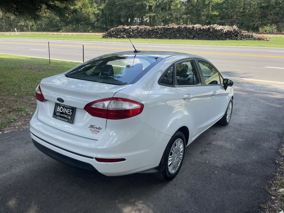 2014 Ford Fiesta - Image 2 of 11