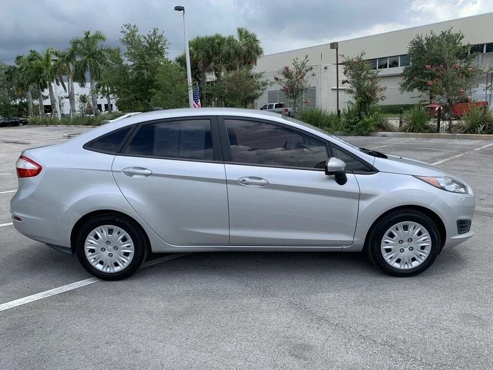 2014 Ford Fiesta - Image 9 of 12