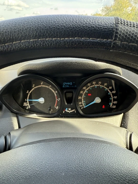 2014 Ford Fiesta - Image 9 of 11