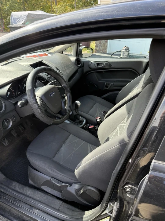2014 Ford Fiesta - Image 8 of 11