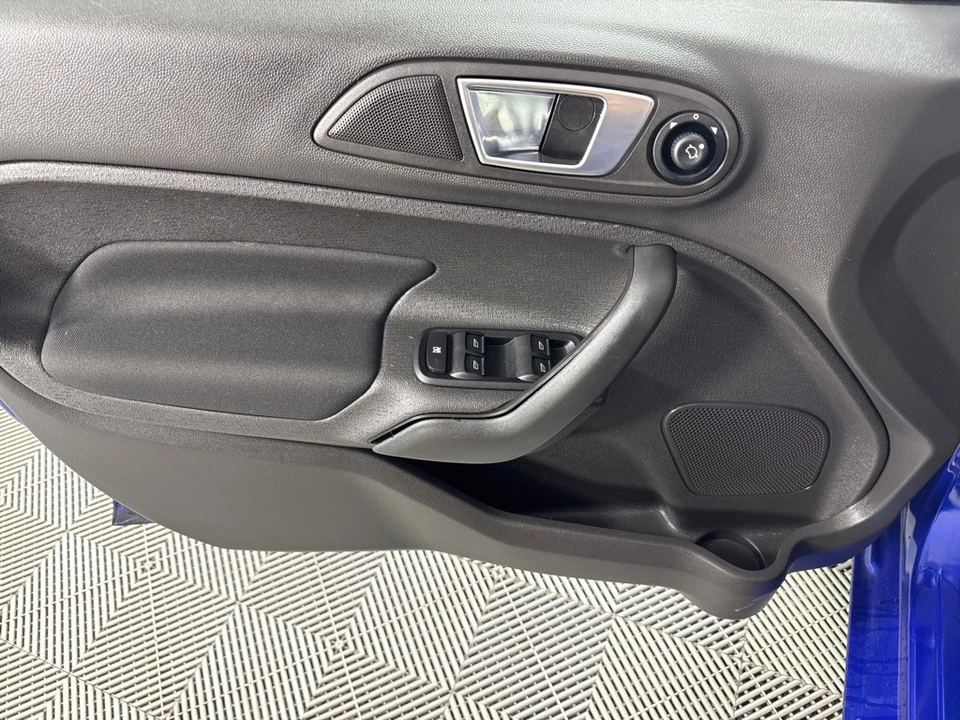 2014 Ford Fiesta - Image 11 of 12
