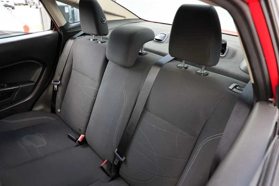 2014 Ford Fiesta - Image 10 of 12