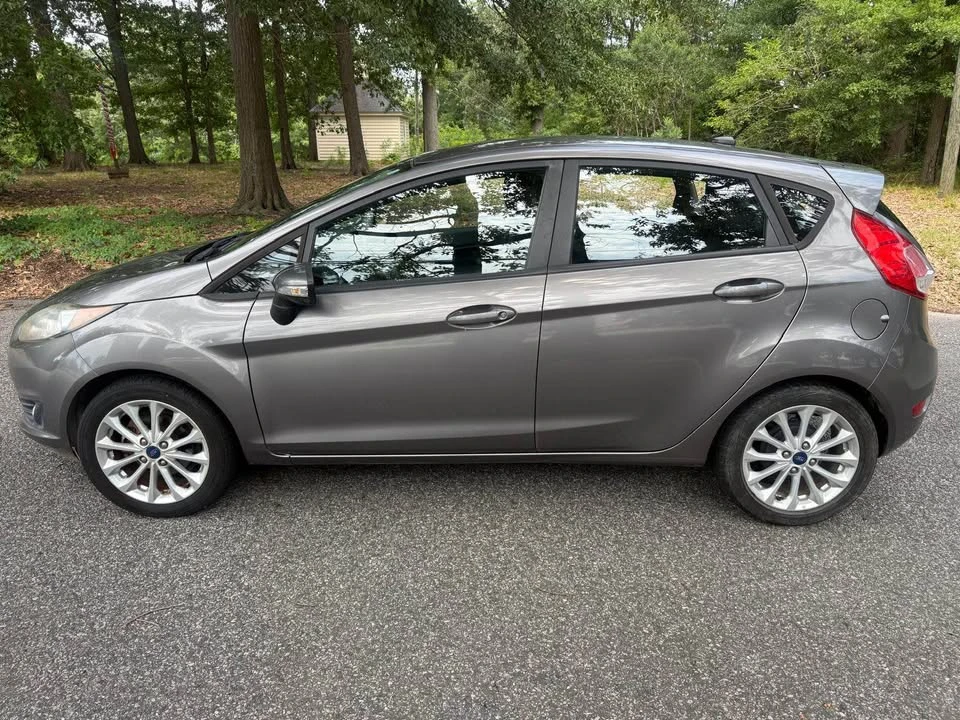 2014 Ford Fiesta - Image 2 of 17