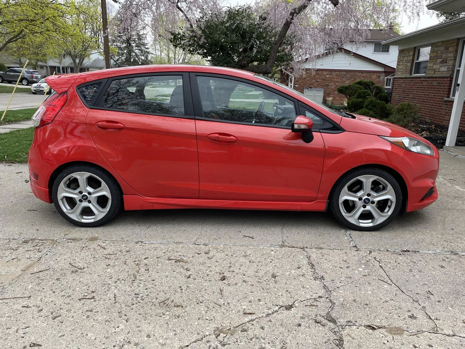2014 Ford Fiesta - Image 17 of 31