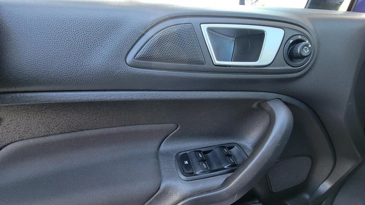 2014 Ford Fiesta - Image 25 of 31