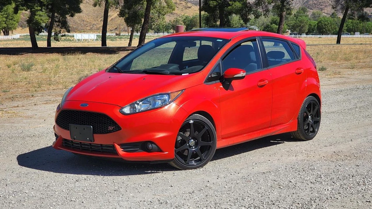 2014 Ford Fiesta - Image 2 of 31