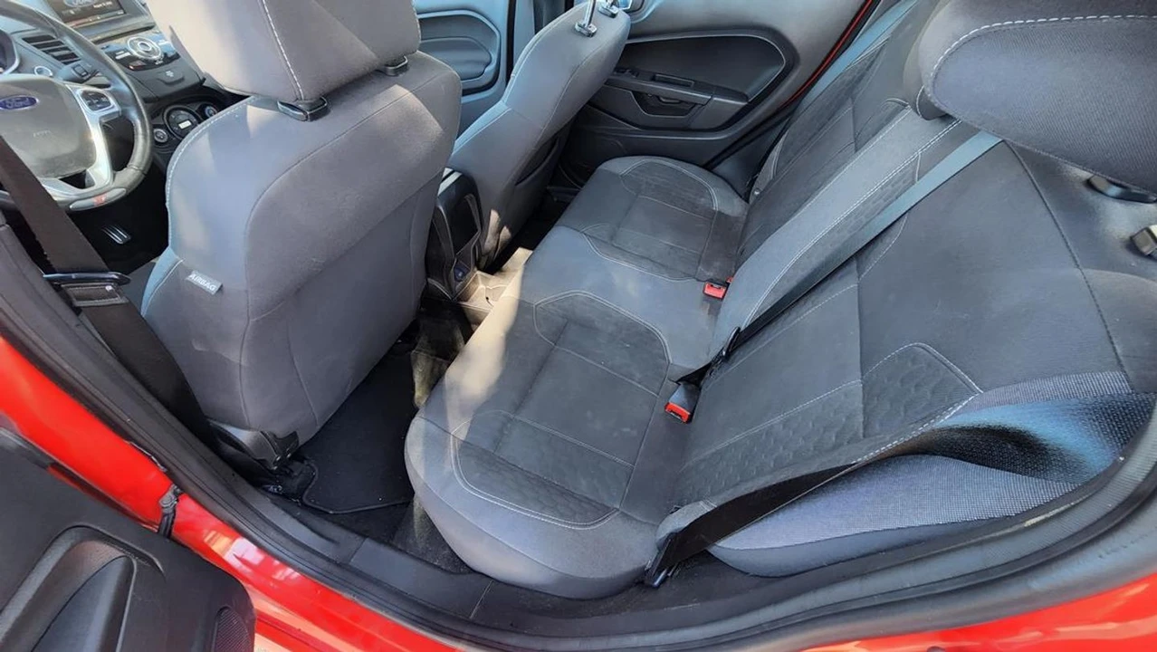 2014 Ford Fiesta - Image 16 of 31