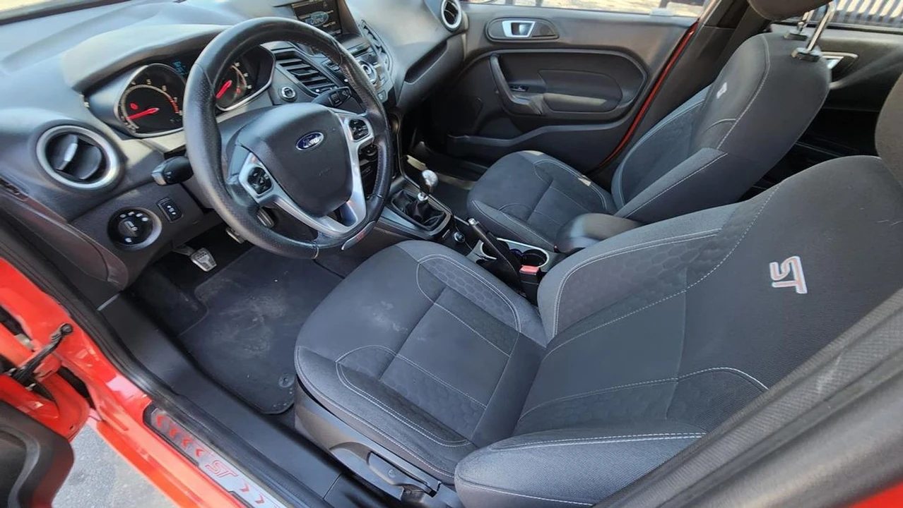 2014 Ford Fiesta - Image 9 of 31